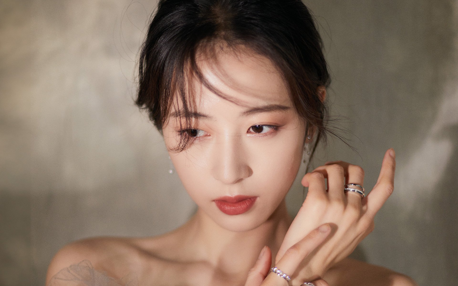 广东队外线防守延误策略限制对方组织效率，广东队外援最新消息